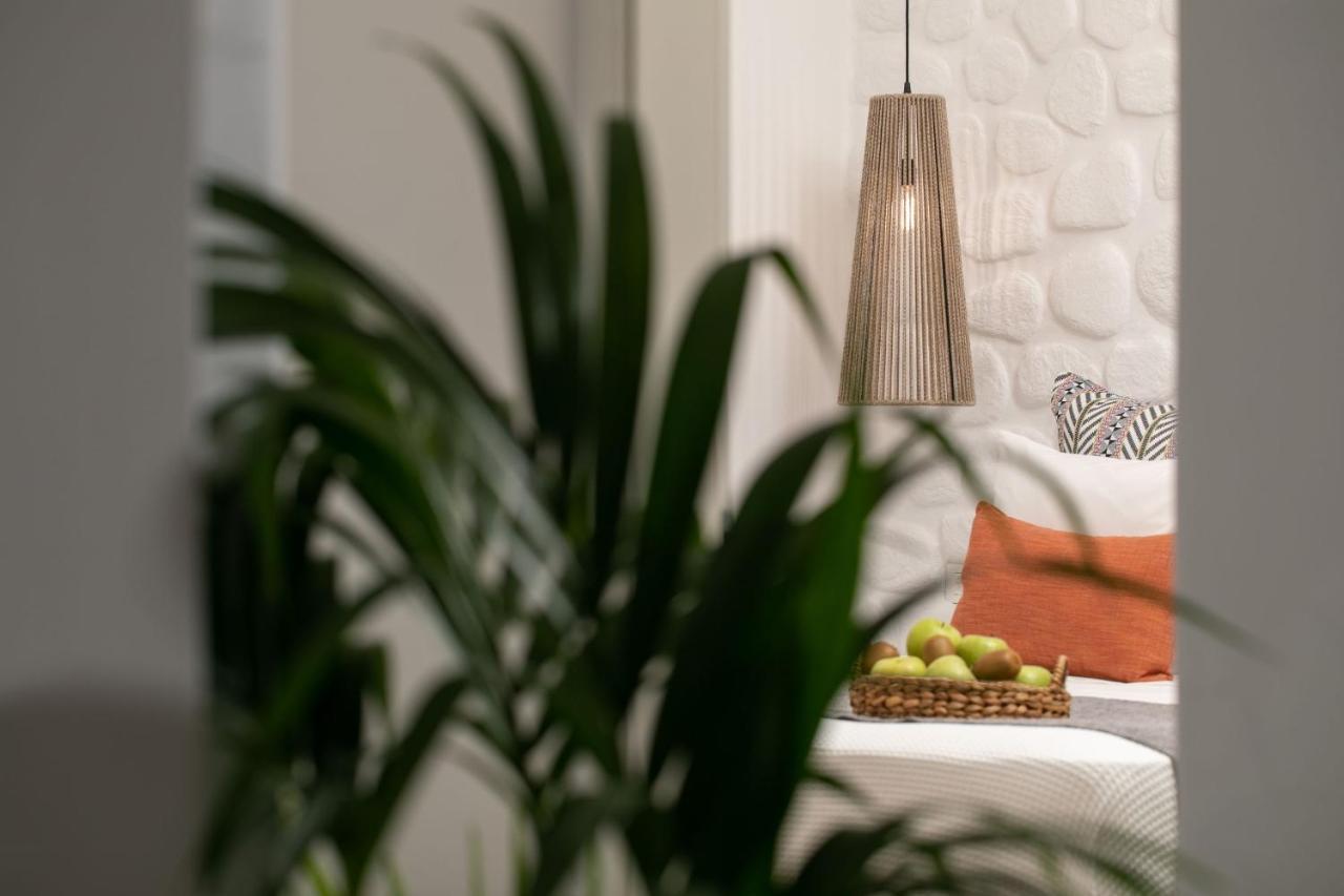 Kamvas Deluxe Apartments Naxos City エクステリア 写真