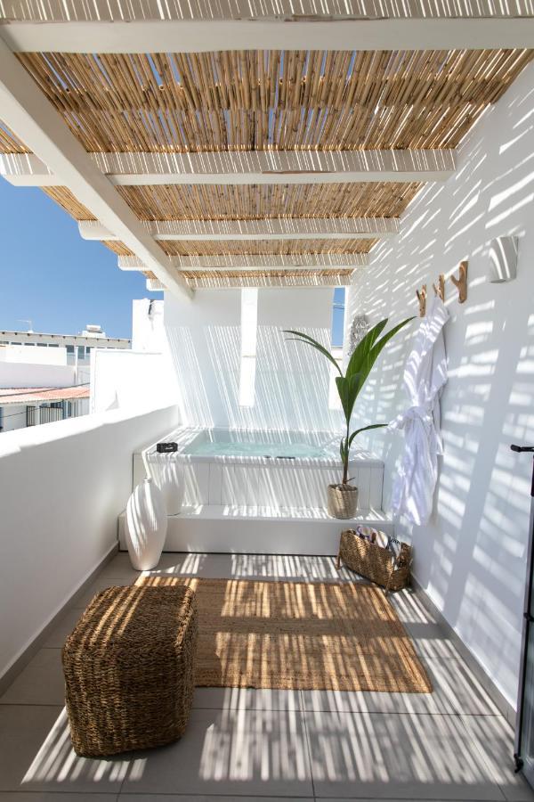 Kamvas Deluxe Apartments Naxos City エクステリア 写真