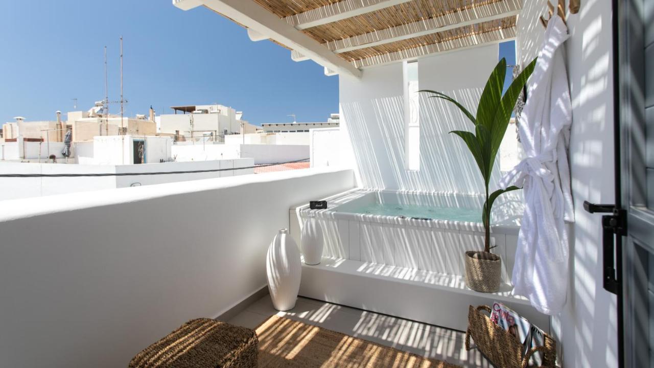 Kamvas Deluxe Apartments Naxos City エクステリア 写真