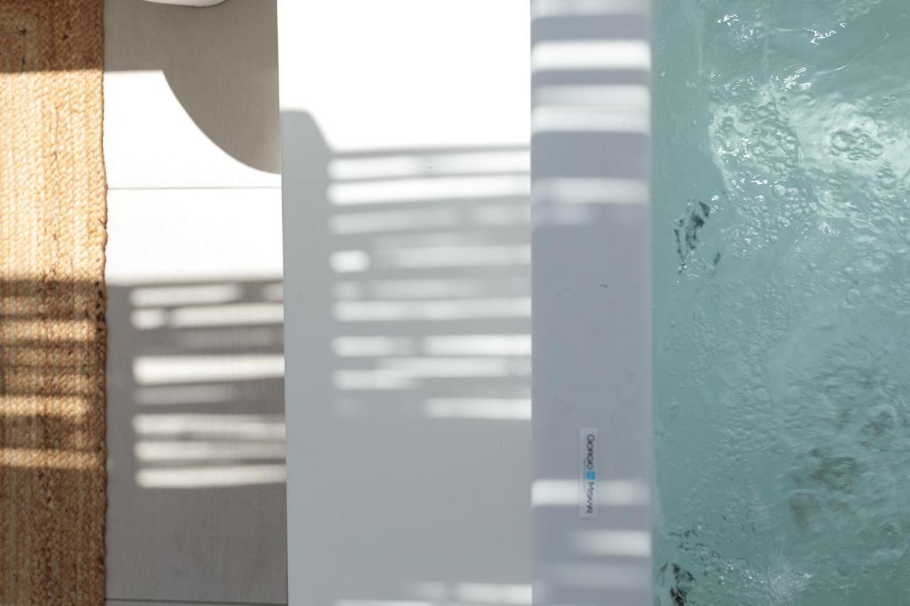 Kamvas Deluxe Apartments Naxos City エクステリア 写真